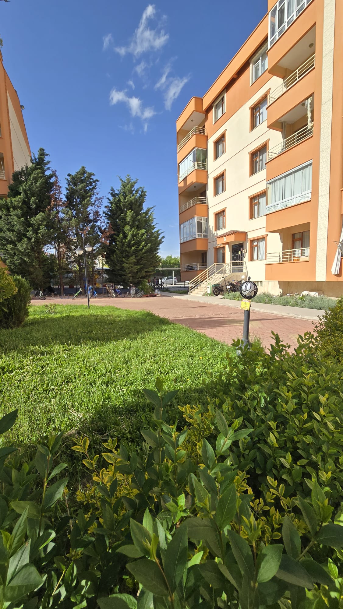 MABEL'DEN BOSNAHERSEK MAH ESKON SİTESİNDE 2+1 SATILIK DAİRE